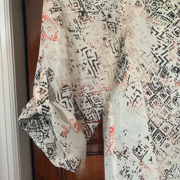 Maurice’s Patterned 3/4 Sleeve Blouse - Picture 4 of 4